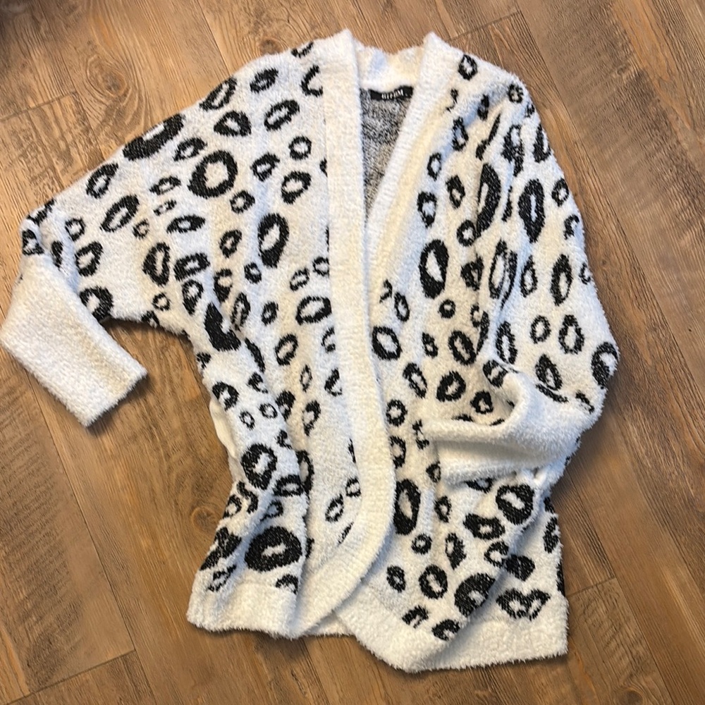 Cozy Black and White Patterned Women's Sweater